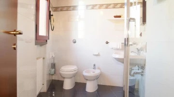 Chambre avec salle de bain