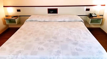 Chambre double avec téléphone et coffre-fort
