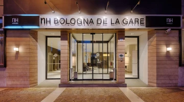 NH Bologna De La Gare Entrance