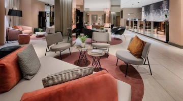 Hall with reception and lounge area