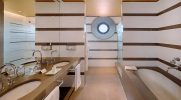 Large bathroom with tub