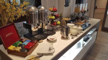 Breakfast drinks buffet