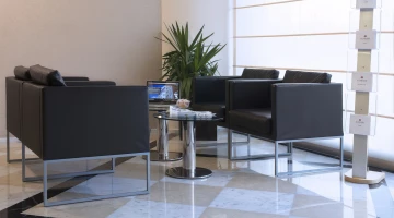 Coin salon dans le hall