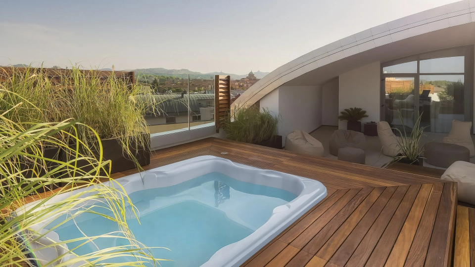 Terrasse panoramique avec jacuzzi et solarium