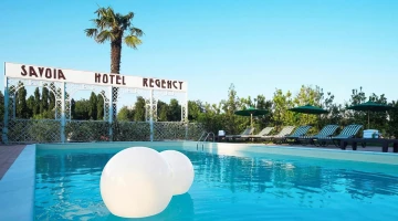 Schwimmbad des Savoy Hotel Regency
