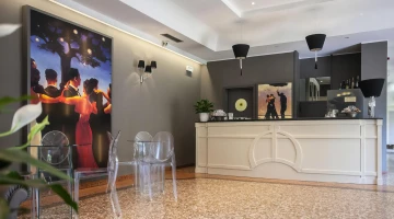 Bar mit Loungebereich