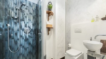 Bagno moderno con box doccia