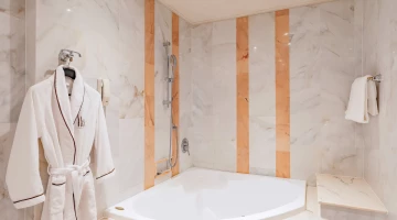 Bagno con vasca deluxe