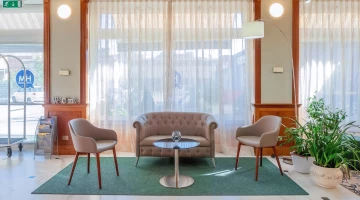 Saal mit Rezeption