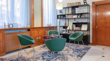 Entspannungsecke mit Büchern und Spielen
