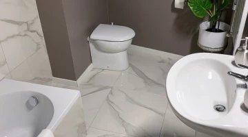 Bathroom with tub
