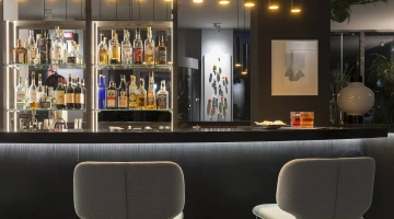 Détail du comptoir du bar