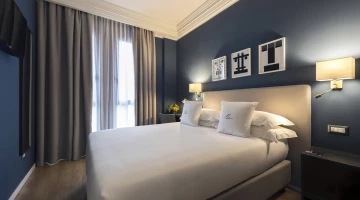 Petite chambre initiale avec lit double