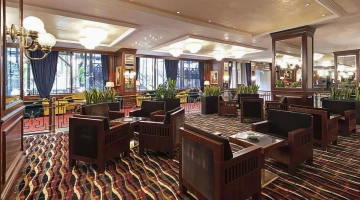 Foyer tra il ristorante e il planetario bar