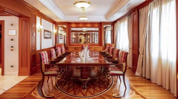 Suite con sala meeting privata