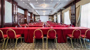 Sala meeting giove con disposizione teatro