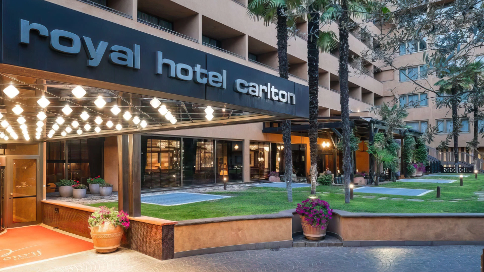 Ingresso del royal hotel carlton