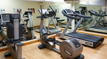 Ausgestattetes Fitnessstudio