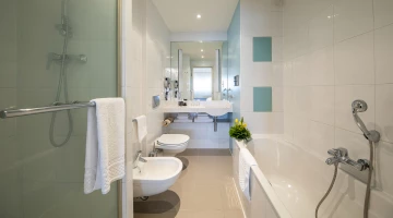 Badezimmer mit Badewanne