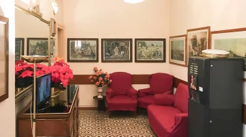 Sala comune con distributore di bevande