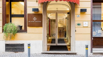 Phi Hotel Bologna Entrance