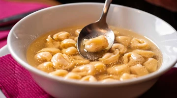 Tortellini in broth