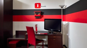 Classic Olivetti room with desk