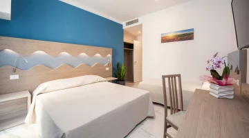 Camera tripla con letto matrimoniale e letto singolo