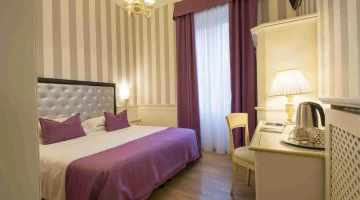 Classic room with double bed