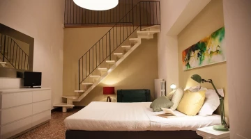 Green Room with mezzanine