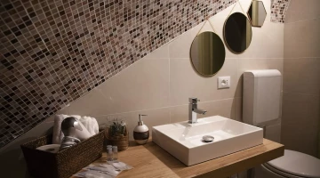 Bathroom with courtesy set