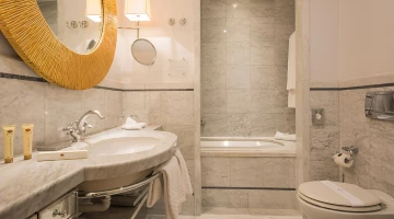 Bagno con vasca