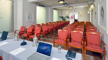 Sala meeting asinelli con impianto di amplificazione