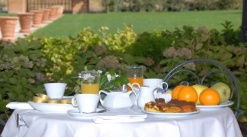 Breakfast outside