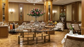 Frühstücksraum mit Buffet