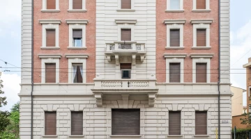 Facade of the building, tempobiancosuites on the second floor
