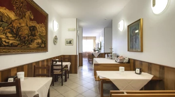 Breakfast room with tables
