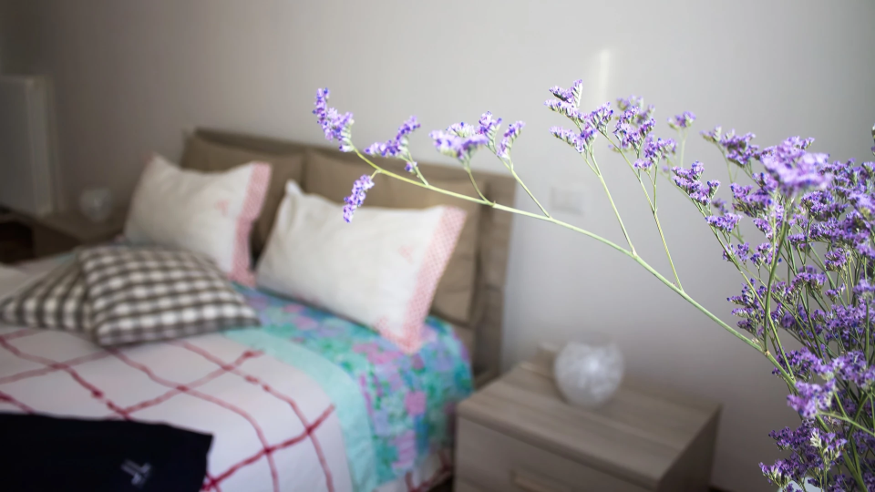 Double bed in triple room