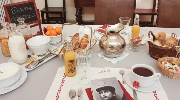 Hot and cold drinks for breakfast