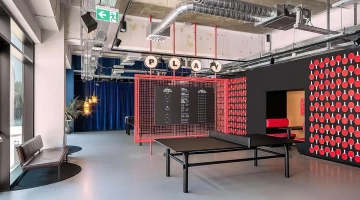Game area con tavolo da ping pong