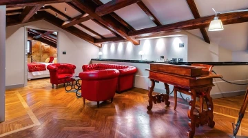 Suite with sitting room