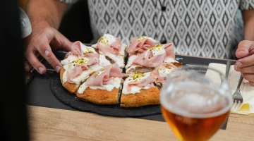 Gourmet pan pizza