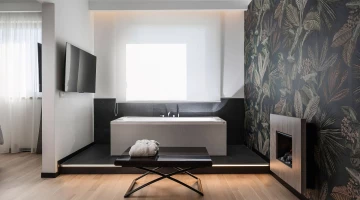 Spa suite with hot tub and water fireplace