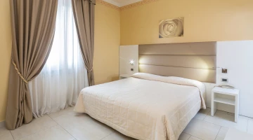 Hotel University