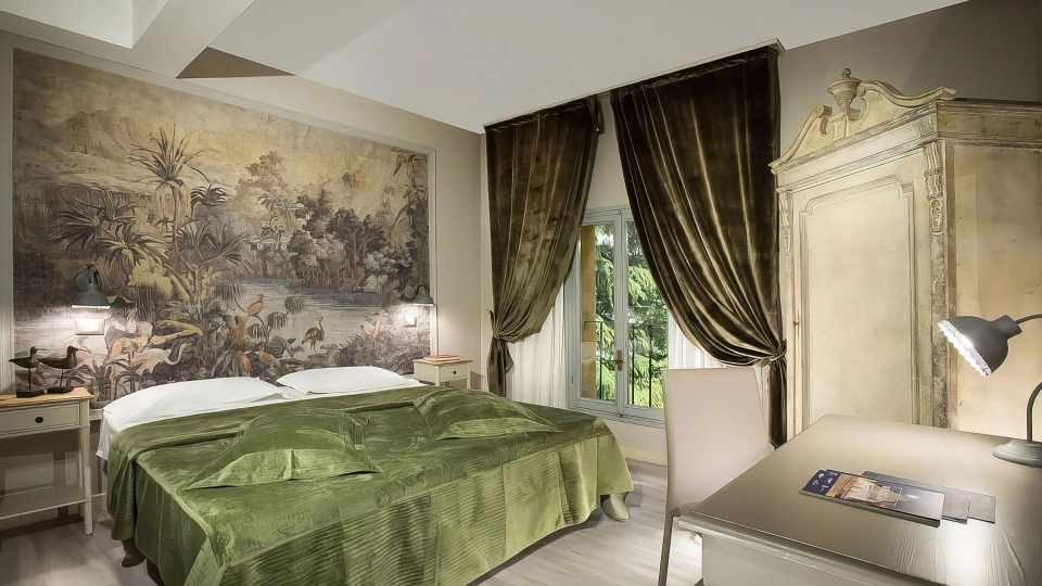 Double bedroom in Ancien Regime style