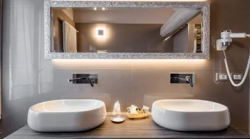 Salle de bain avec double vasque