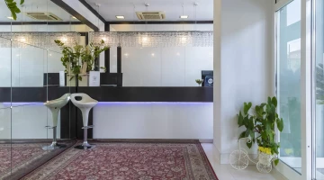 24-hour reception