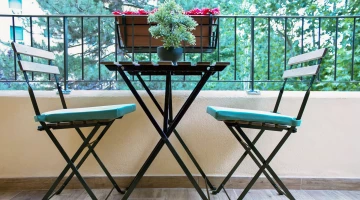 Terrace with table and chairs