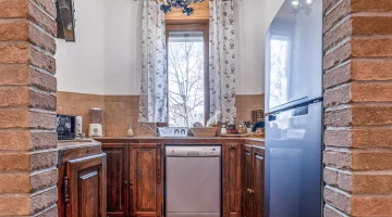 Kitchen complete with appliances