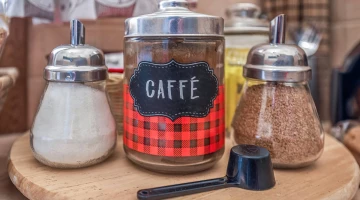 Ground coffee for espresso machine